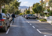 Παπάγου–Χολαργός: Στέγαση και έξυπνες πόλεις στο ευρωπαϊκό τραπέζι Οργανωμένες θέσεις στάθμευσης σε δενδροφυτεμένο αστικό δρόμο των βορείων προαστίων