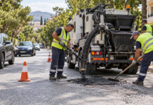 Παπάγου–Χολαργός: Ειδικό μηχάνημα επισκευάζει το οδόστρωμα σε λίγα λεπτά Ειδικό μηχάνημα και δημοτικό συνεργείο αποκαθιστούν μικρή φθορά σε αστικό οδόστρωμα