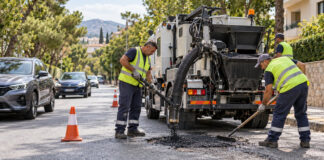 Παπάγου–Χολαργός: Ειδικό μηχάνημα επισκευάζει το οδόστρωμα σε λίγα λεπτά Ειδικό μηχάνημα και δημοτικό συνεργείο αποκαθιστούν μικρή φθορά σε αστικό οδόστρωμα
