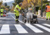 Βριλήσσια: Διαγωνισμός 281.000 ευρώ για οριζόντια σήμανση οδών Συνεργείο εφαρμόζει νέες λευκές διαγραμμίσεις και διάβαση πεζών σε αστικό δρόμο