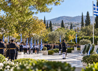 Βριλήσσια: Το πλήρες πρόγραμμα για την 28η Οκτωβρίου 2026 Ελληνικές σημαίες και στεφάνια σε τελετή εθνικής επετείου σε πλατεία